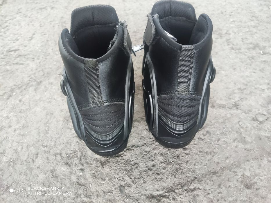 Buty krótkie TORX Black rozmiar 44 stan bardzo dobry używane.