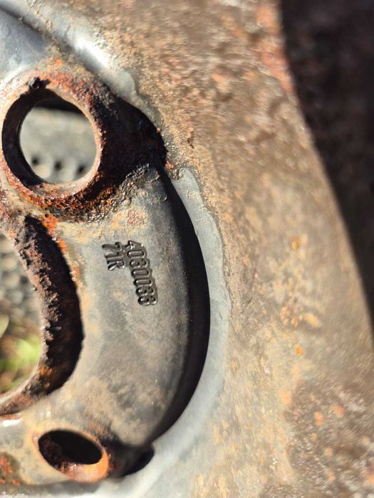 Felgi 15" z oponami zimowymi BARUM 185/55 R15 - 2 sztuki