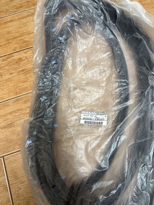 Уплотнительная резинка для Nissan Patrol