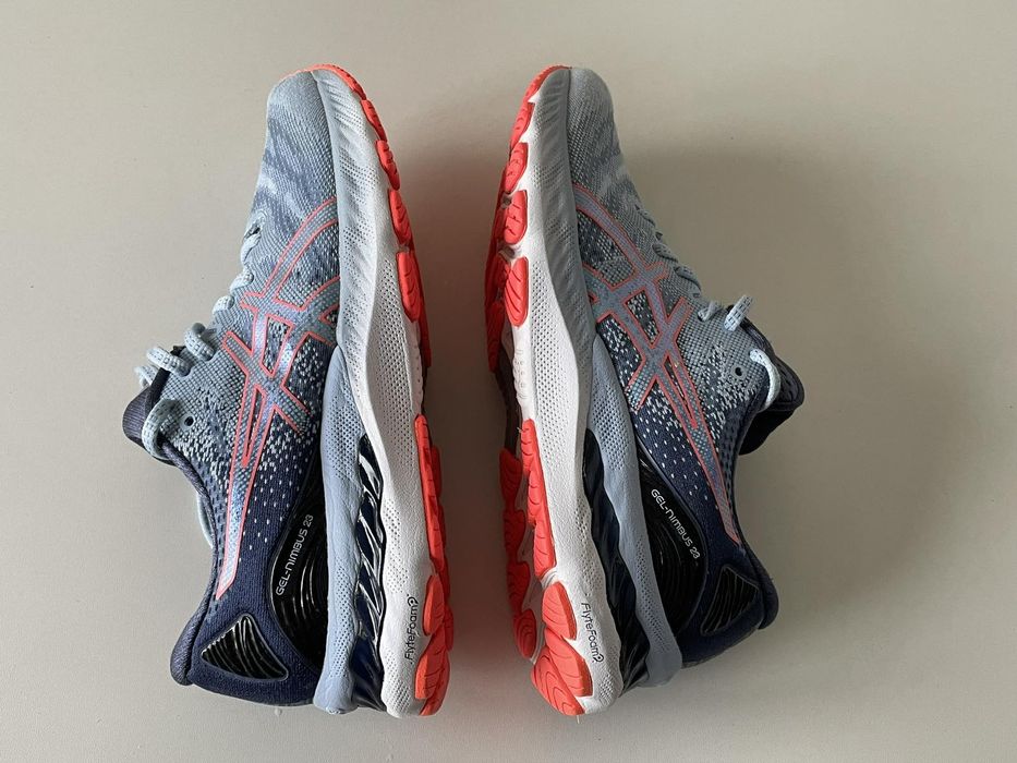 Asics бігові 39.5 р/25.5уст оригінал ідеал