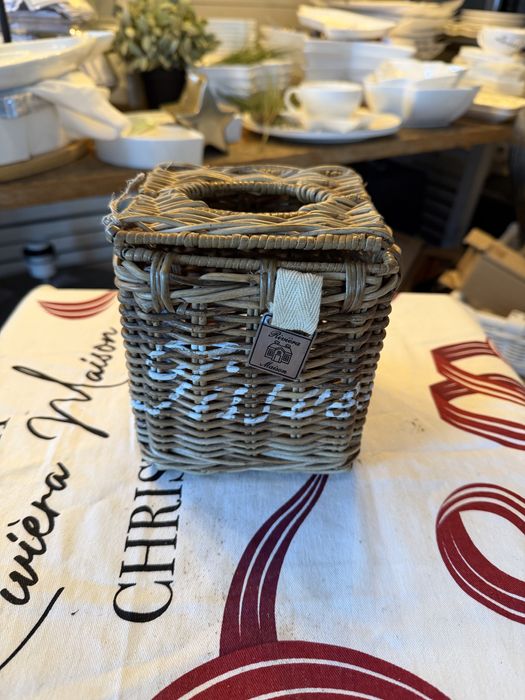 Riviera Maison dekoracyjny koszyk na chusteczki