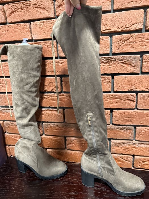 Buty za kolano zamszowe beż rozm. 37/38