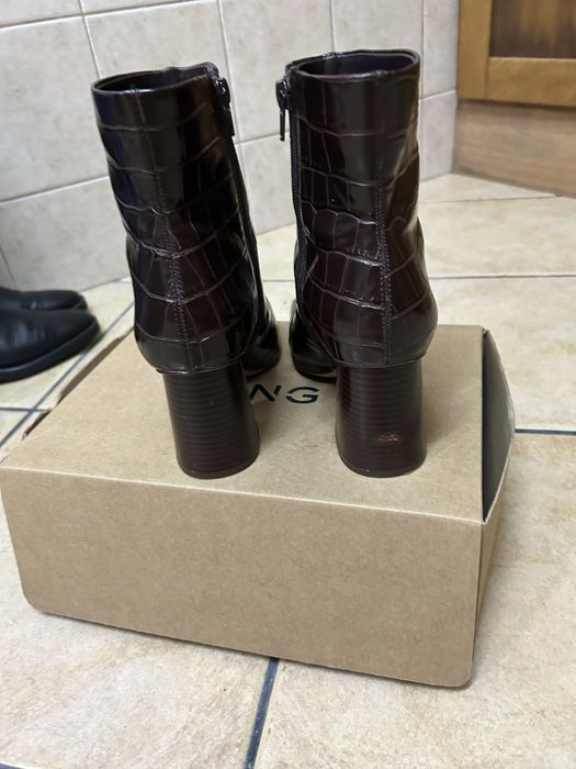 Botas castanhas da Mango