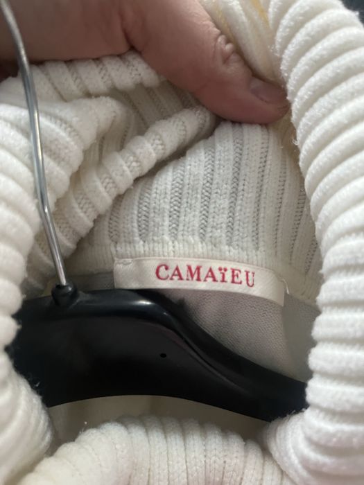 Biały golf damski / sweter z prążkowanym kołnierzem