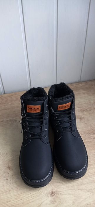 Buty zimowe 44 i 45 cm