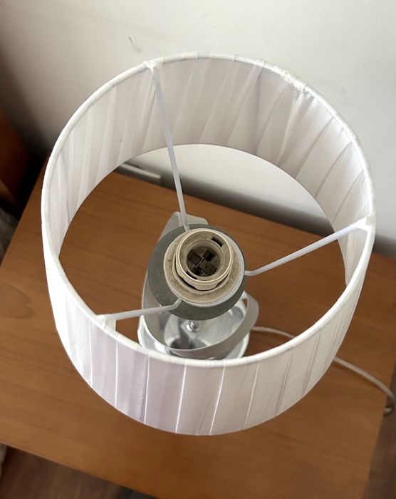 Candeeiro com lâmpada