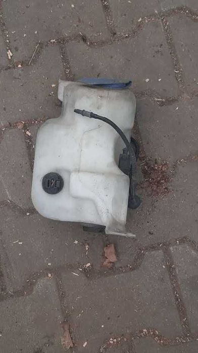 Zbiornik płynu do spryskiwaczy VW Golf IV