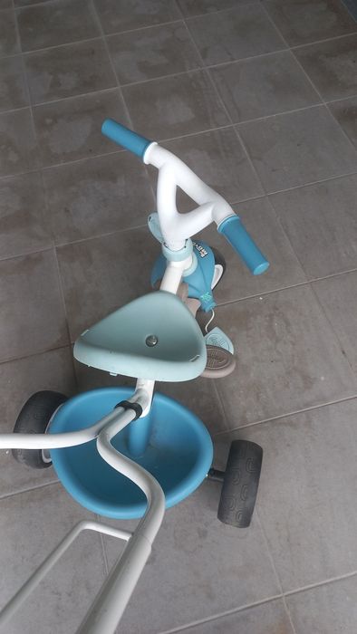 Triciclo em bom estado