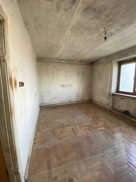 Продам квартиру від власника — під ремонт