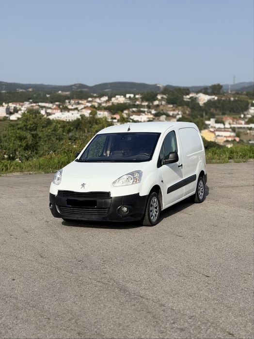 Peugeot Partner / Com Bola de Reboque