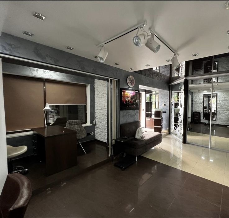 Продаж приміщення  Салон краси, с.Зимна Вода, вул. Тичини, С