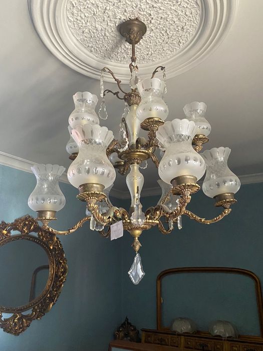 Candeeiro de 12 Lâmpadas – Elegante e Impactante