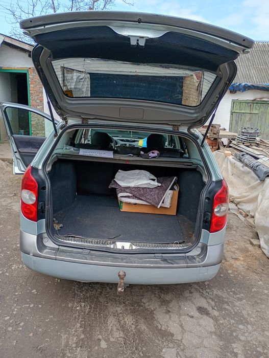 Автомобіль Рено лагуна 2
