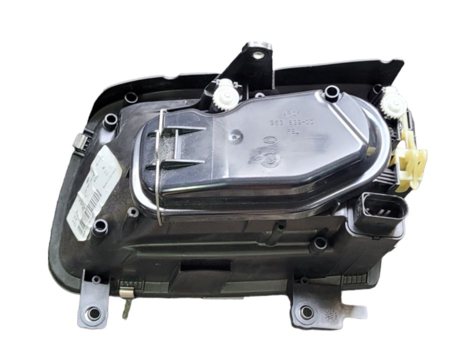 Ótica/Farol dieito VW Polo (6n2)