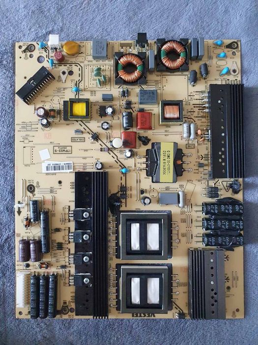 Плата телевизора. Є різні в описі!