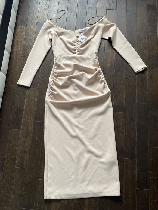 Długa elegancka sukienka reserved xs nowa