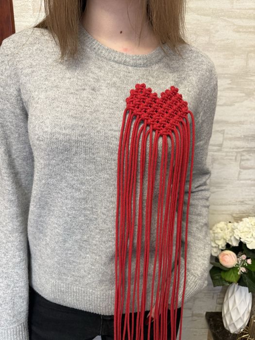 Брошка-серце макраме