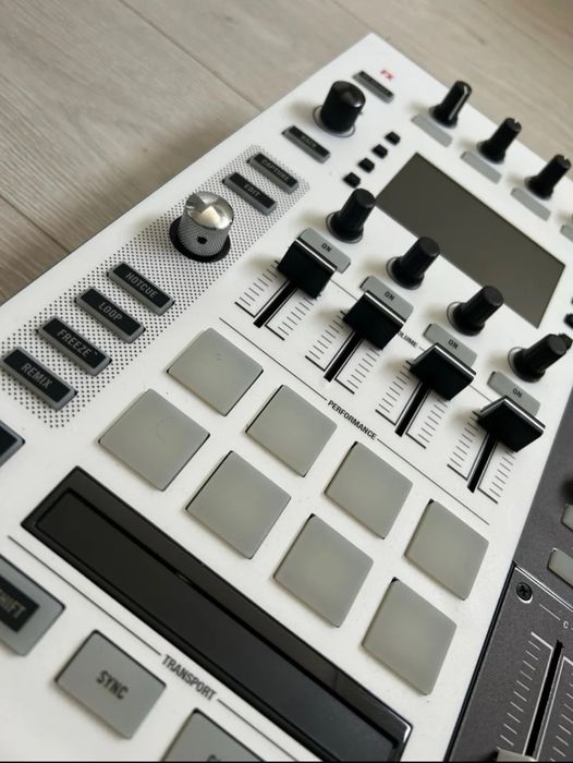 Traktor Kontrol S8