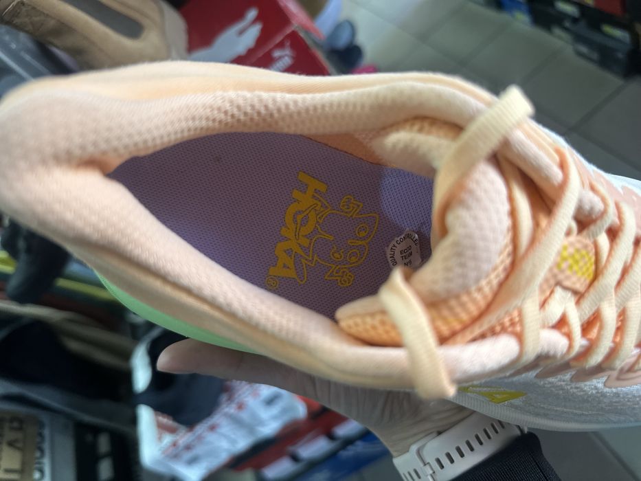 Кросівки Hoka Bondi 9 frost pale tangerine ( РОЗМІР 39 1/3, 40 2/3, 42