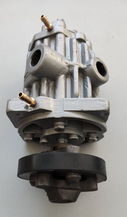 Вакуумний насос АІД-1