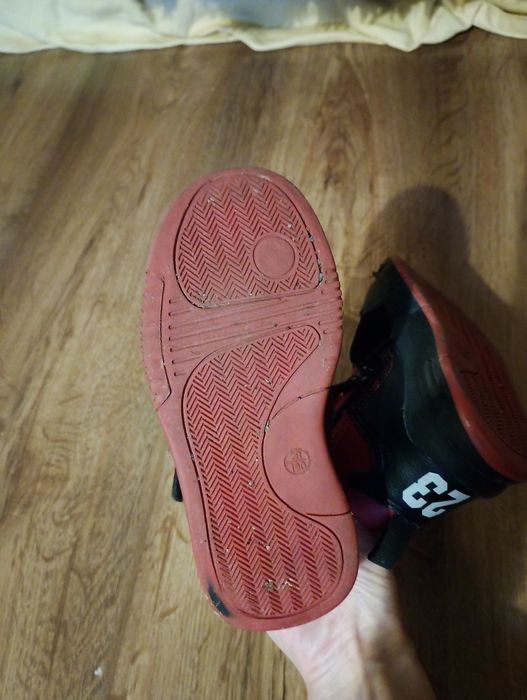 Продам ботінки осінні р.28 устілка -17см