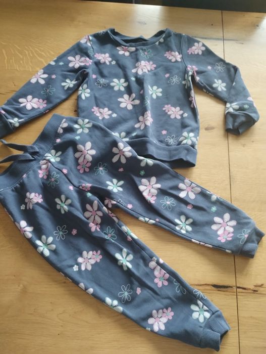 Dres komplet 3-4 latka dziewczynka gratis