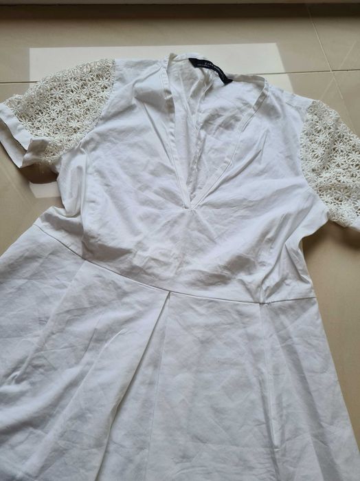 Zara S / 36 bluzka biała elegancka z baskinką ażurowe rękawki