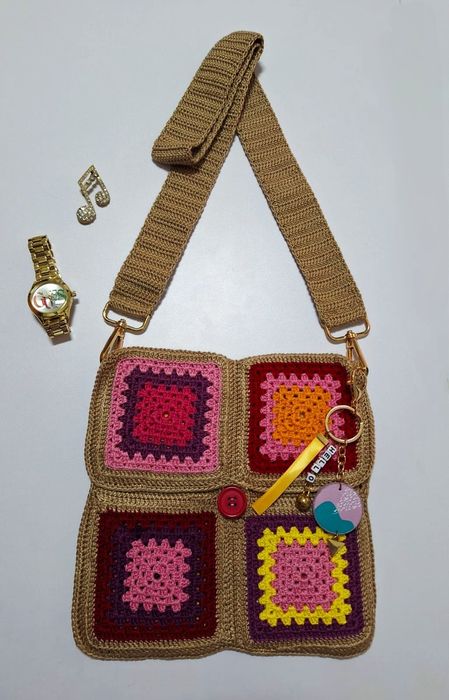 Malas em tricot feitas á mão