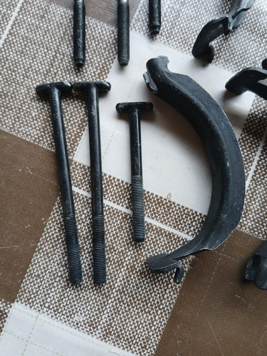 Thule adapter do bagażnika.