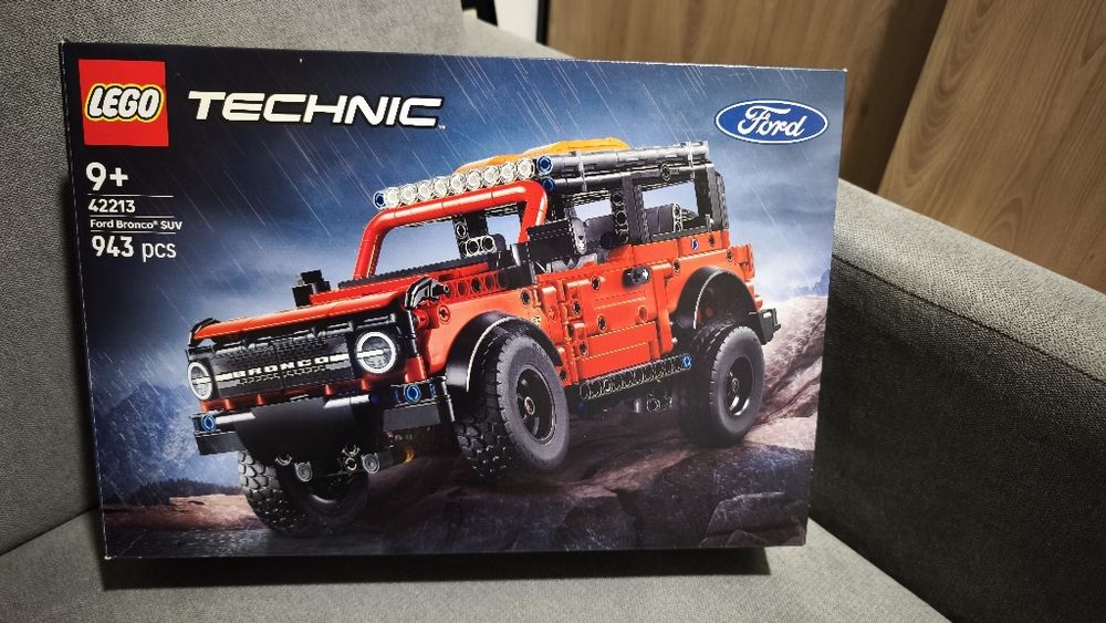 LEGO technic 42213 Ford Bronco