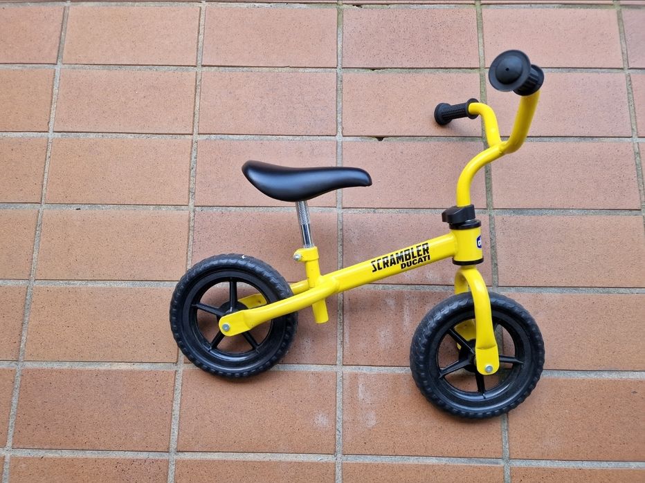 Chicco First Bike Bicicleta sem pedais