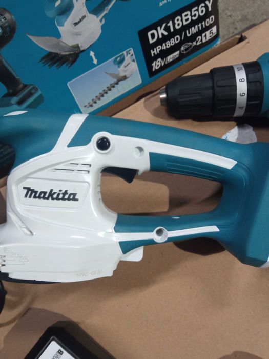 Wkrętarka Makita Plus Zestaw Nożyc DK18B56Y