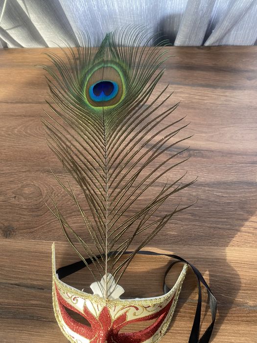 Декоративна прикраса ручної роботи з натуральним пірʼям Павліна