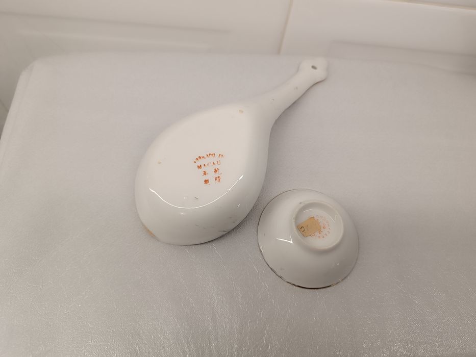 Colher Decorativa porcelana Macau. Muito Antiga