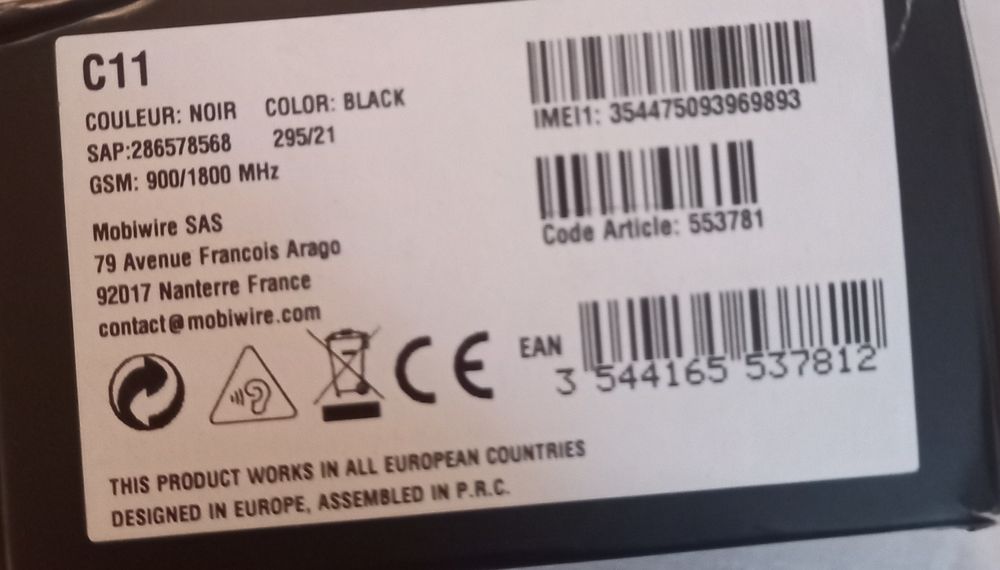 Telemóvel C11, em preto.