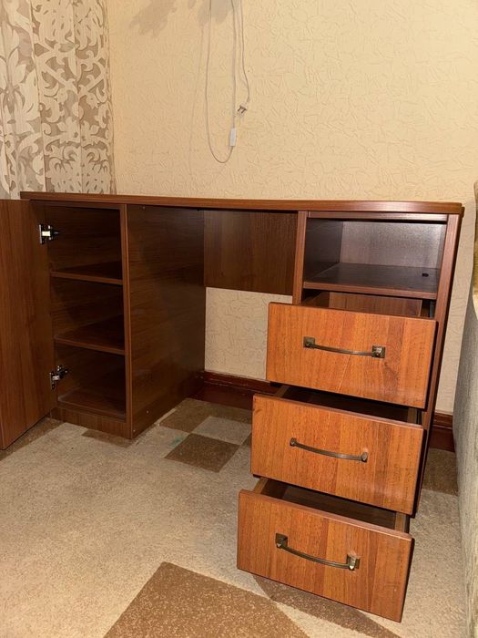 Письменний стіл б/у