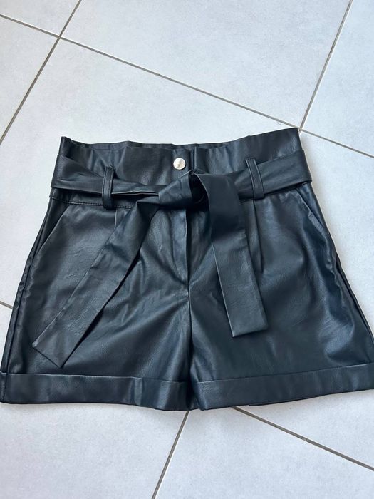 Женские кожаные шорты