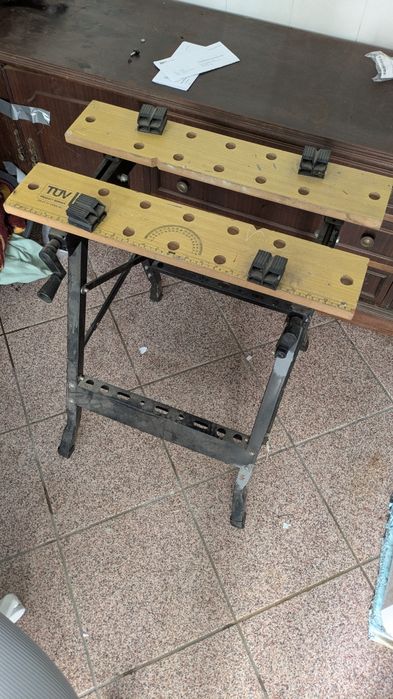 Bancada de Trabalho Dobrável com Torno / Prensa de Bricolage