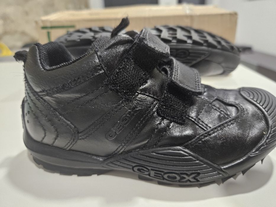Sapatilhas/ sapatos geox 27