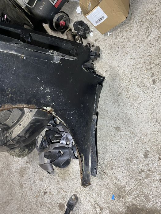Błotnik przód prawy VW Touran lift 06-10r czarny