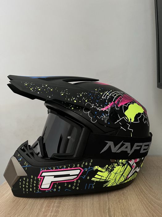 Терміново продам повністю новий кросовий шлем.