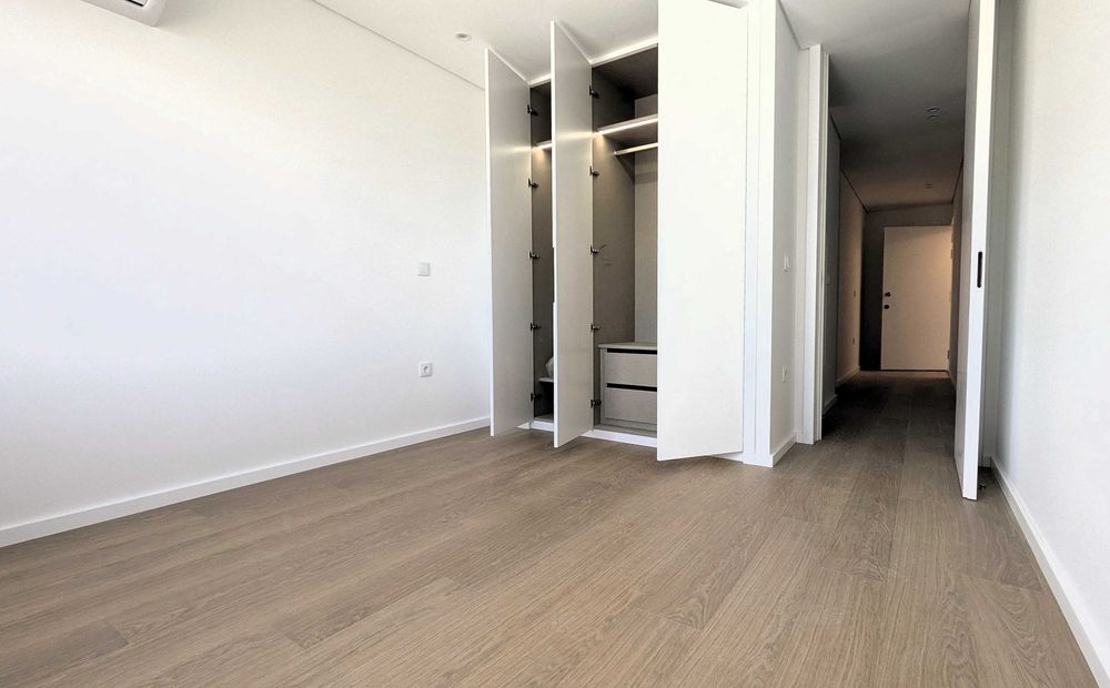 Apartamento T2 - Grandes Vistas\ Varanda\ L. Garagem, Centro V.N.Gaia