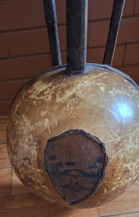 Kora instrumento musical antigo