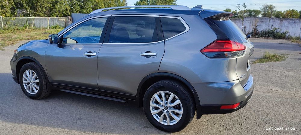 Nissan Rogue 2017  SV premium