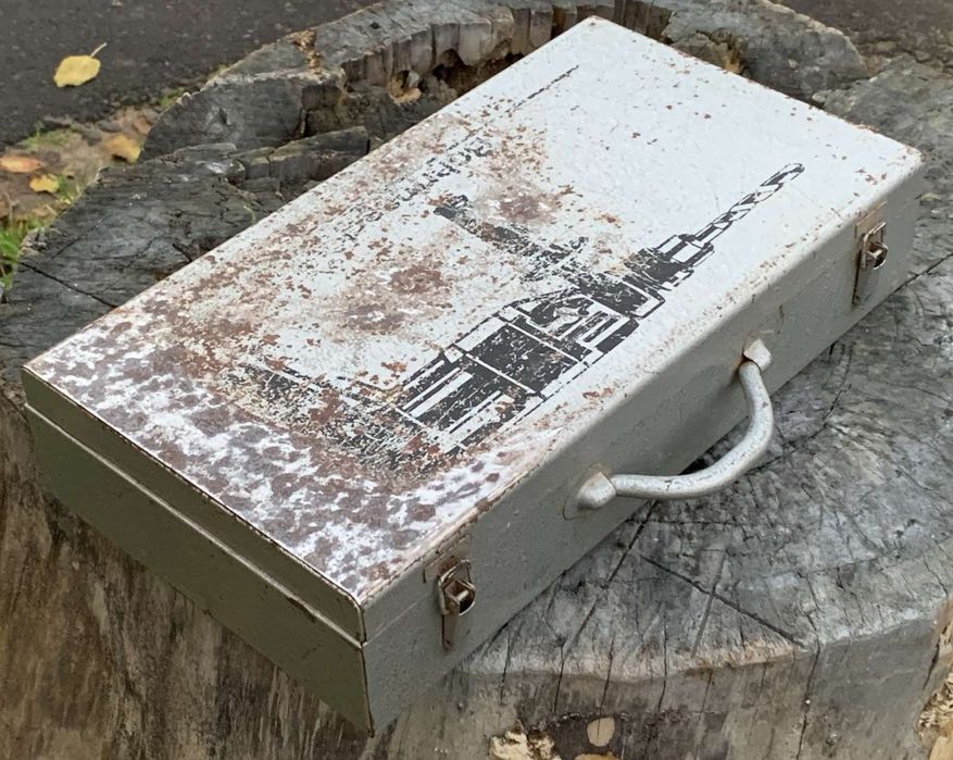 Металлический чемодан Германия