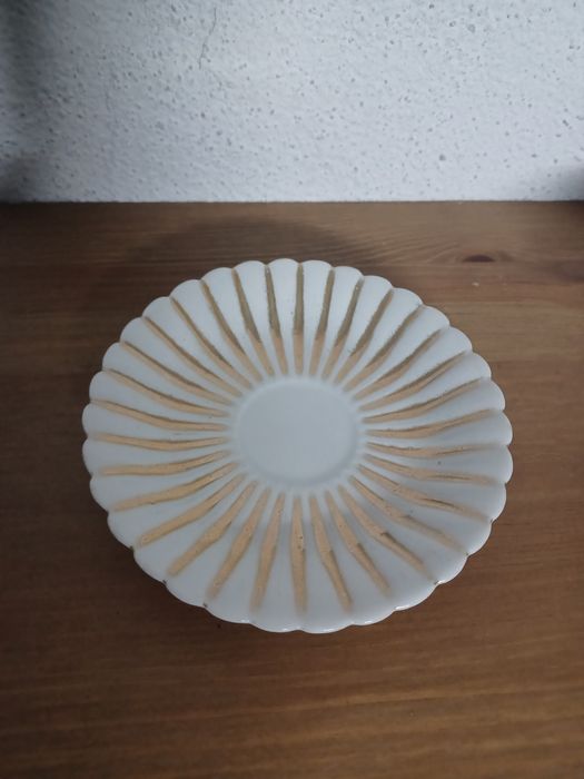 Chávena e Pires muito antigos