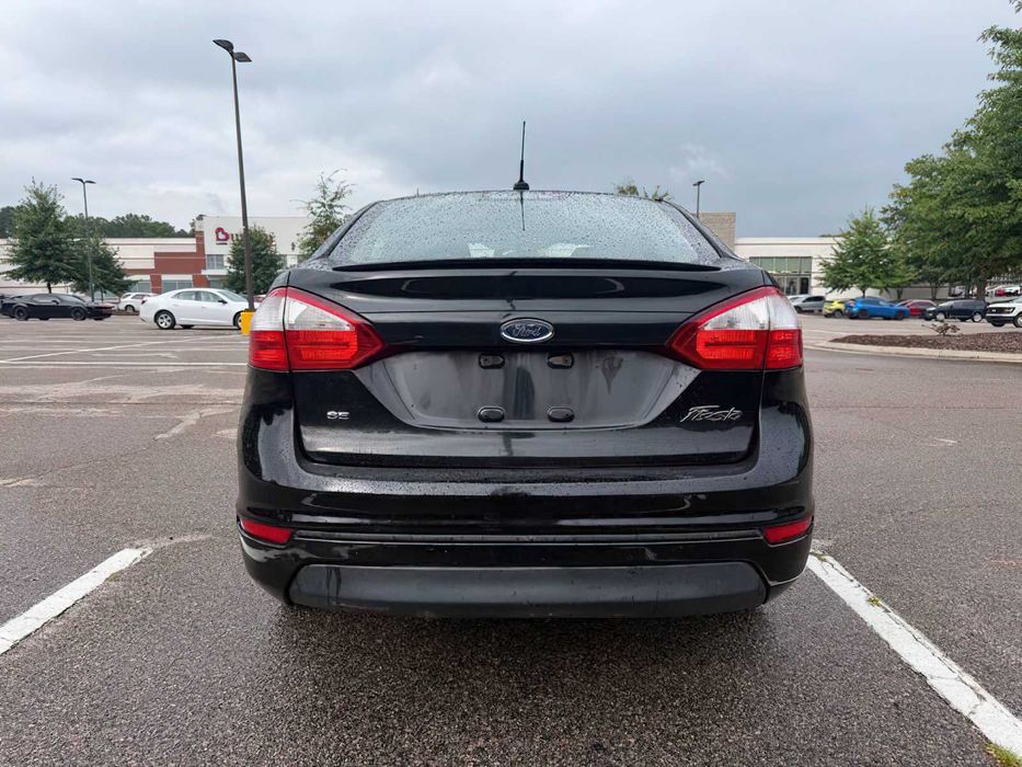 Ford Fiesta Titanium      2015