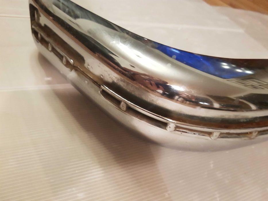 Kieł zderzaka przedni prawy mercedes W123 coupe