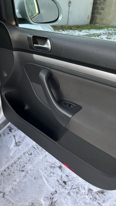 Продам Golf V (1.6 MPI)