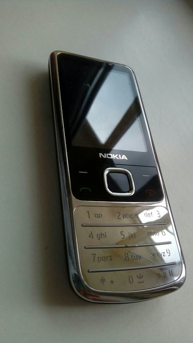 Телефон  Nokia 6700